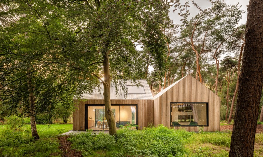 Ferienhaus im Wald aus umweltfreundlichem Baumaterial Holz
