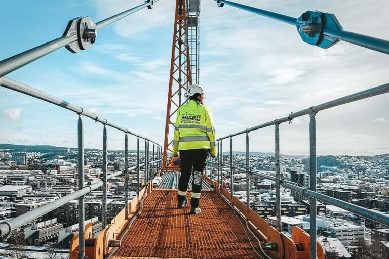 craneOp-Feature Mina Farmen