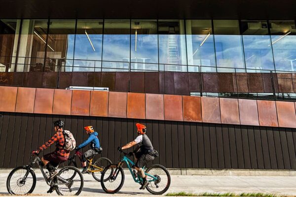 View of New Spaces for Bicycles: The Future of Urban Mobility