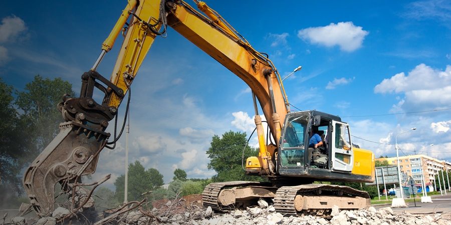 BB23-03-UKI-Dealing-with-construction-waste-Feature-900x600-1